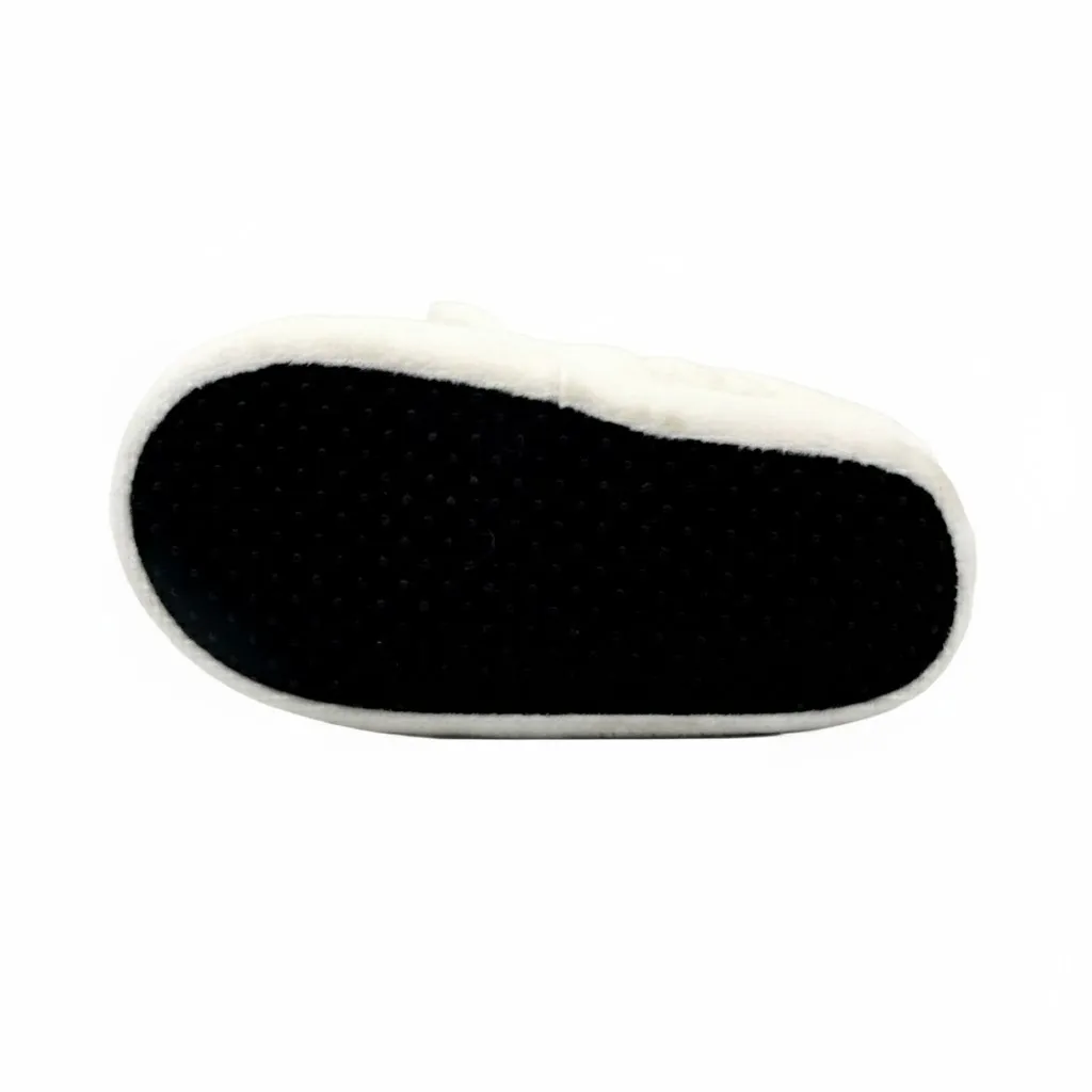 Cute Bear Plush Slippers for Girls – Non-Slip Sole Non-slip sole of cute bear plush slippers for girls for indoor use