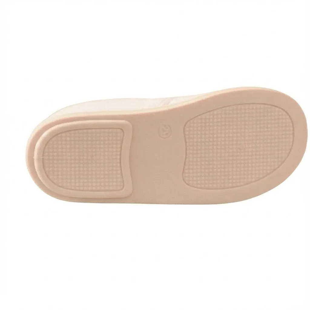 Anti-Slip Cartoon Indoor Slippers Anti-slip injection molded cartoon indoor slippers for girls