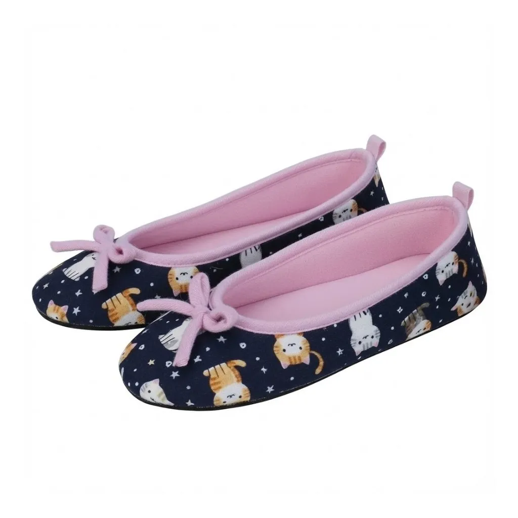 Side view of toddler cat bow slippers