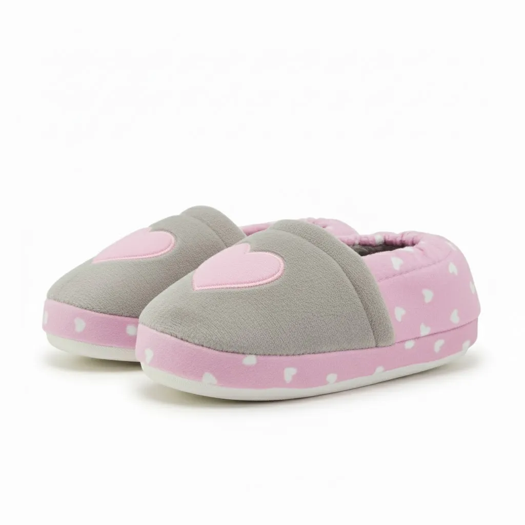 Back design of wholesale heart pattern plush slippers with comfortable fit