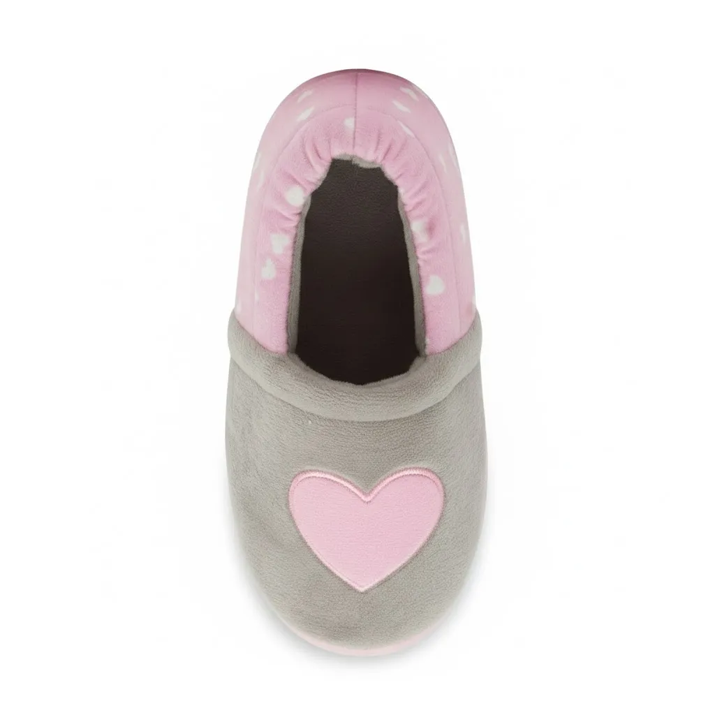 Heart Pattern Girls Plush Indoor Slippers – Front View Heart pattern girls plush indoor slippers with soft lining for wholesale
