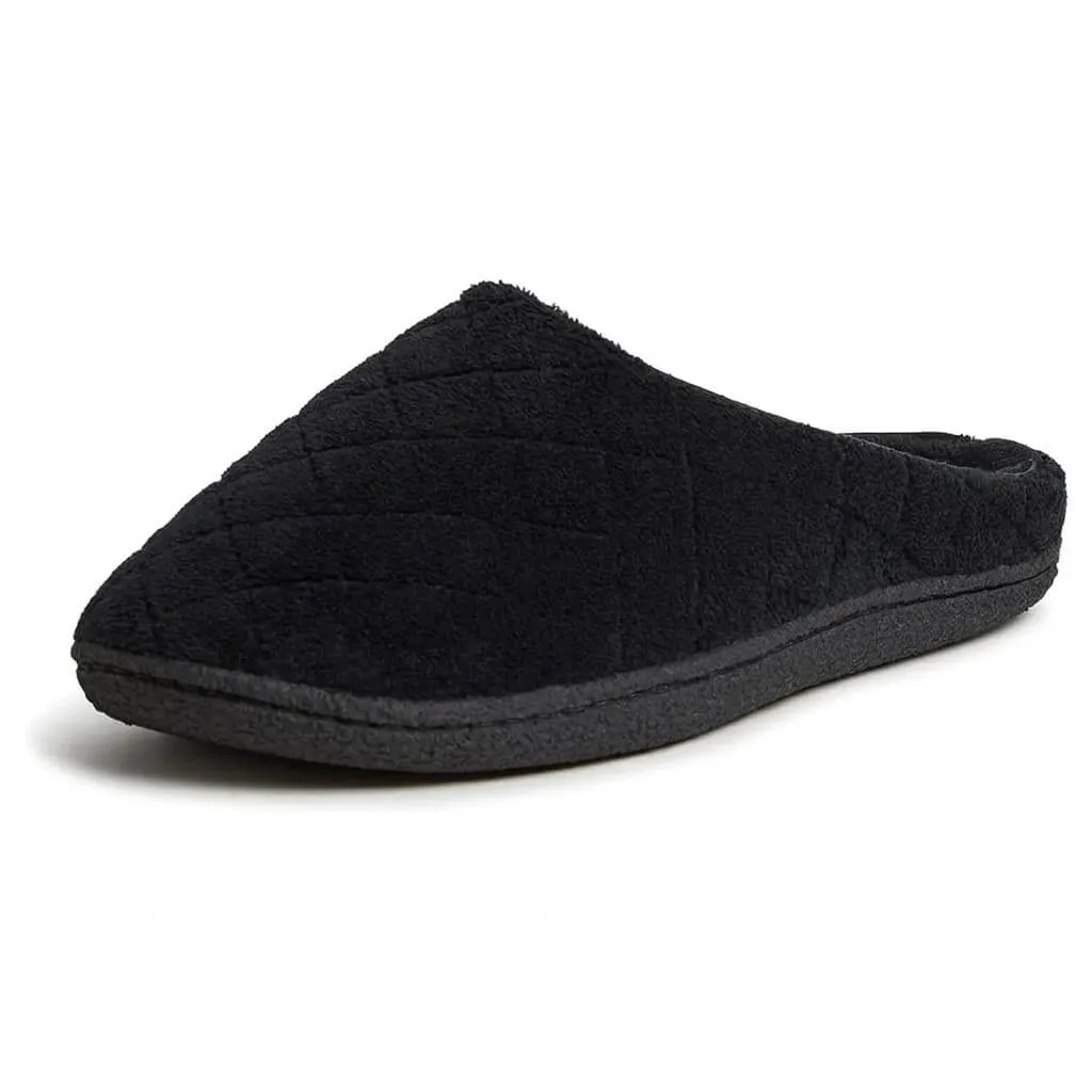 Black Waffle Slippers Side View – UT-WS1003 side profile of black waffle weave slippers for women wholesale waffle slippers