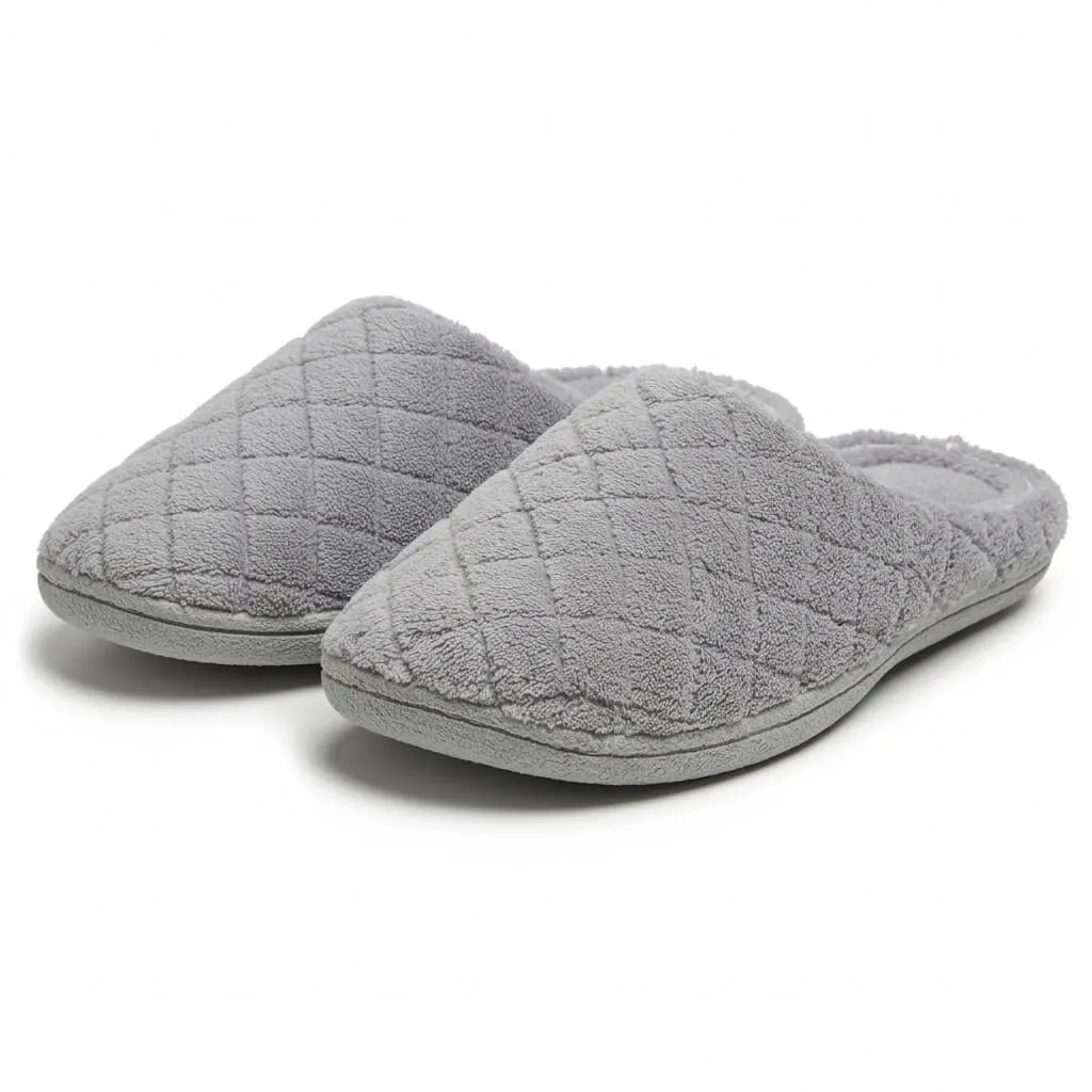 Grey Waffle Weave Bedroom Slippers – UT-WS1003 front view of grey women’s waffle weave bedroom slippers model ut-ws1003 wholesale waffle slippers