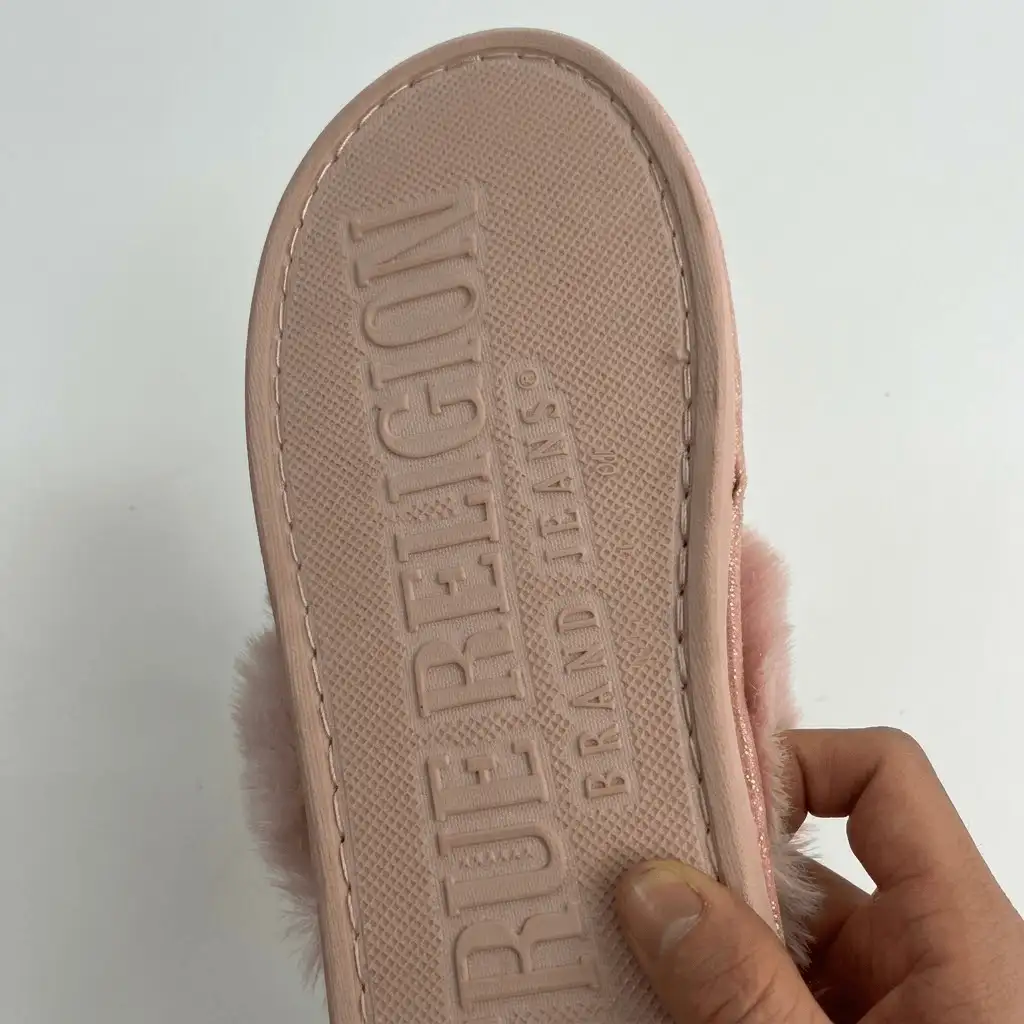 The 2026 Buyer’s Guide: 4 Steps to Avoid Common Indoor Slipper Manufacturing Defects