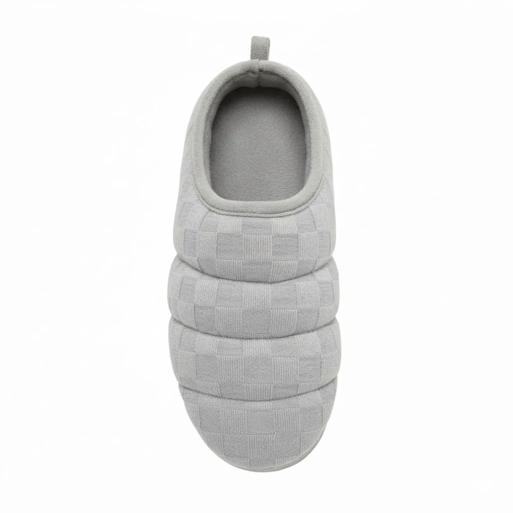 Grey Heel Opening Detail – UT-MS1006 heel opening grey slippers Quilted Knit Scuff Slippers