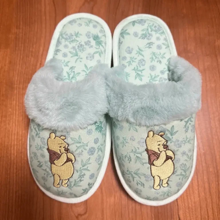 From Blank Canvas to Brand Asset: The Step-by-Step Guide to Logo Customization for Bulk Slippers