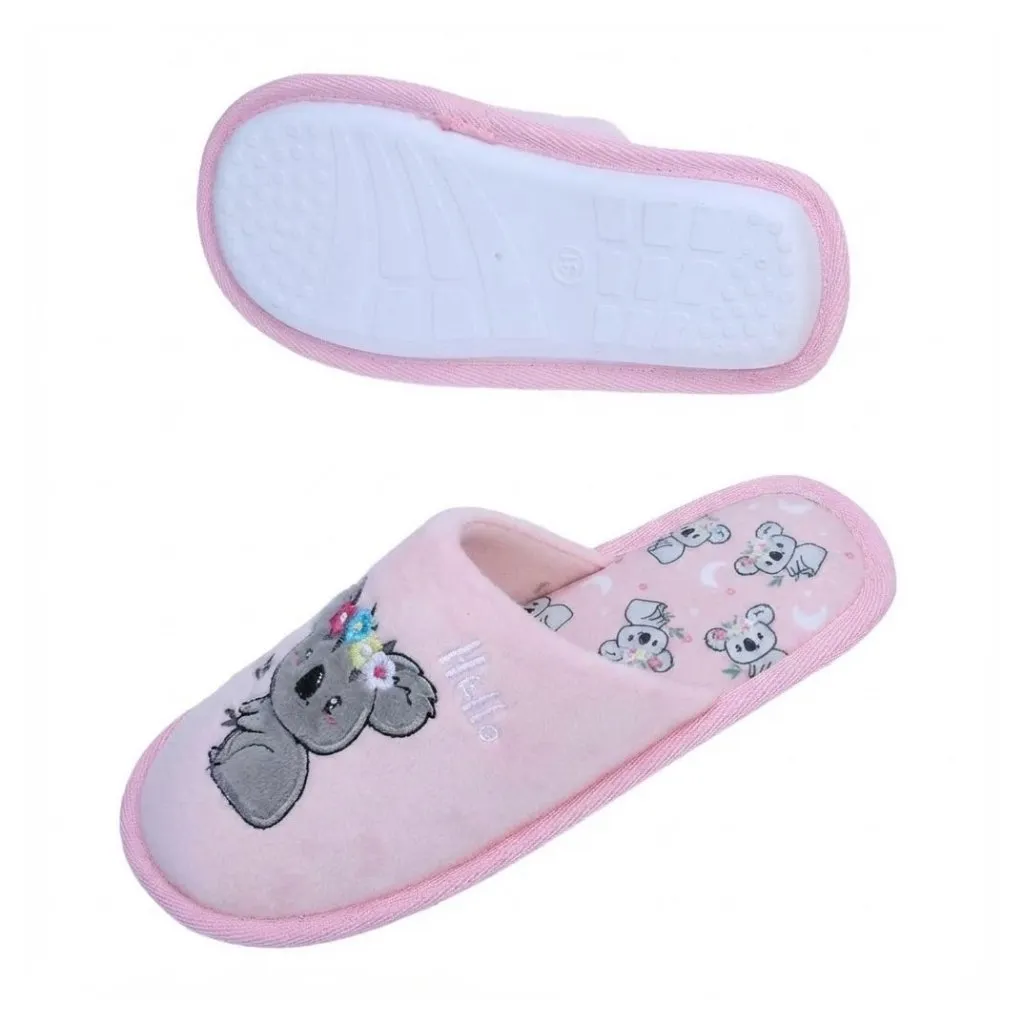Kids slippers anti-slip sole detail for bulk indoor slipper production