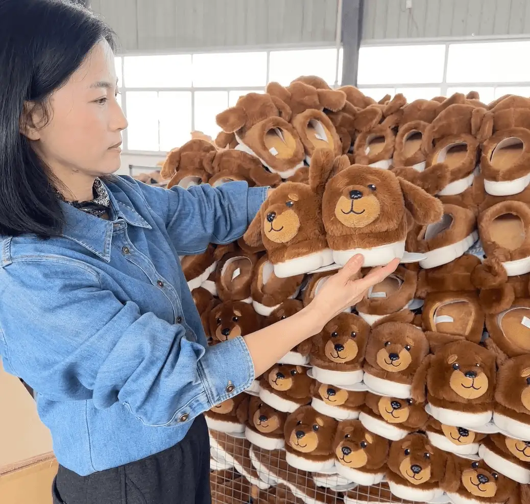 Utop Slippers quality check for plush slipper bulk production