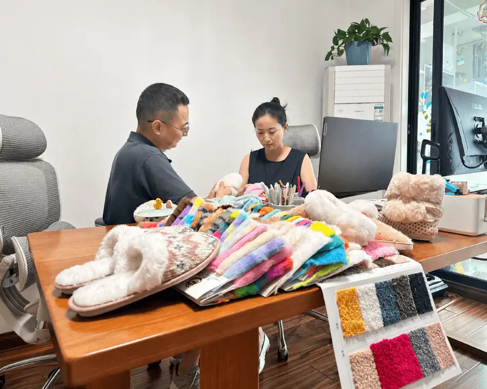 About Utop Slippers export team coordinating custom indoor slipper projects