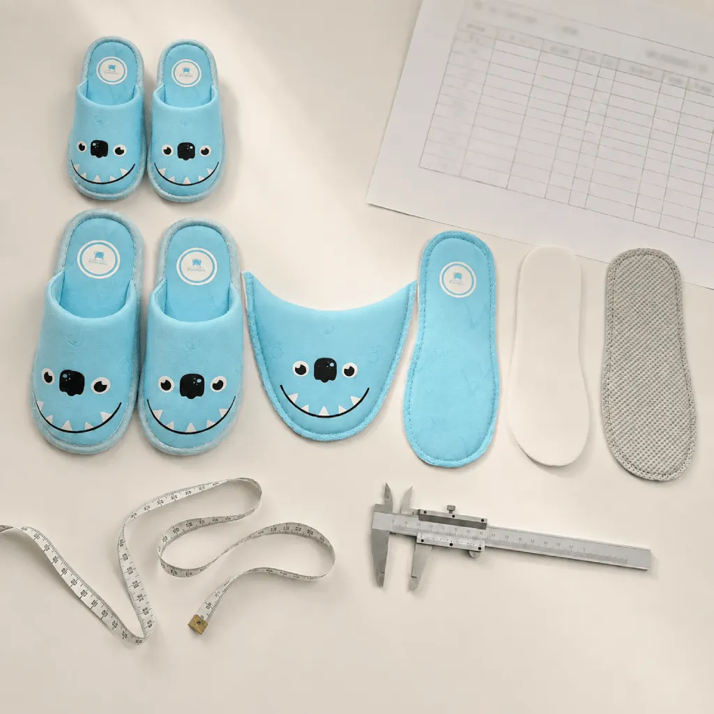Closed toe slippers buyer's guide fit review with different sample sizes, a specification sheet, and measuring tools